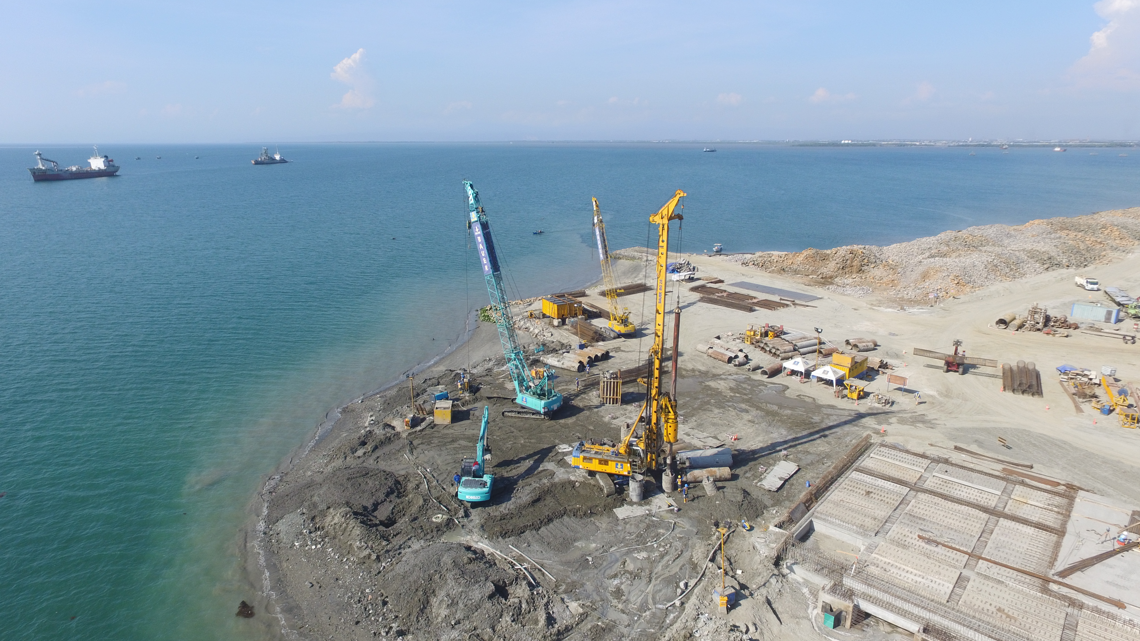 Foundation work for Makassar New Port Indonesia by Bauer Spezialtiefbau