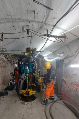 The Spesa team constructed 195 piles with a length of up to 10 m.